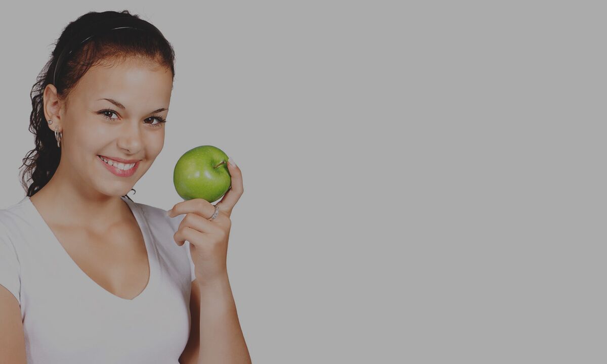 Norint nuslopinti alkio jausmą grikių dietos metu, rekomenduojama suvalgyti obuolį