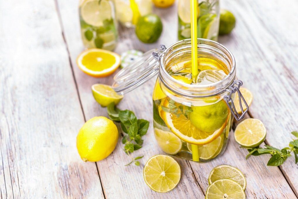vanduo su citrina svorio netekimui